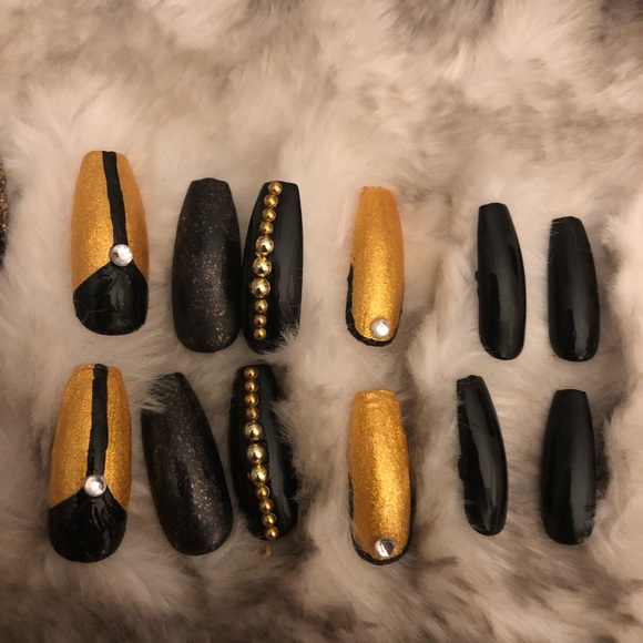 Black and Gold Press on Nails - Picture 7 of 7